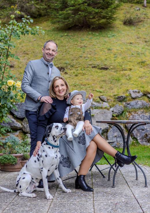 Gastgeber Michael Jank mit Familie und Hund