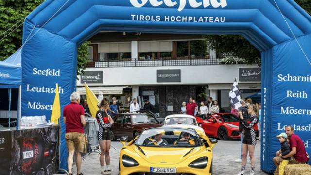 Luxusautos beim Fun Run in Seefeld