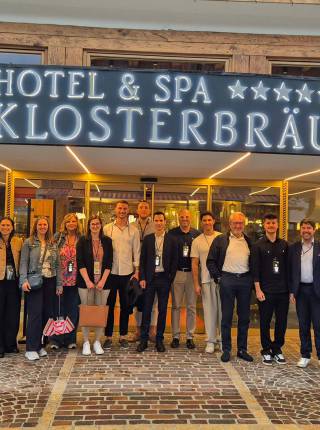 Treffen der Exzellent Companies Symbolfoto